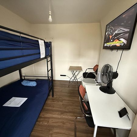 Upton Park - House Apartment Лондон Екстериор снимка