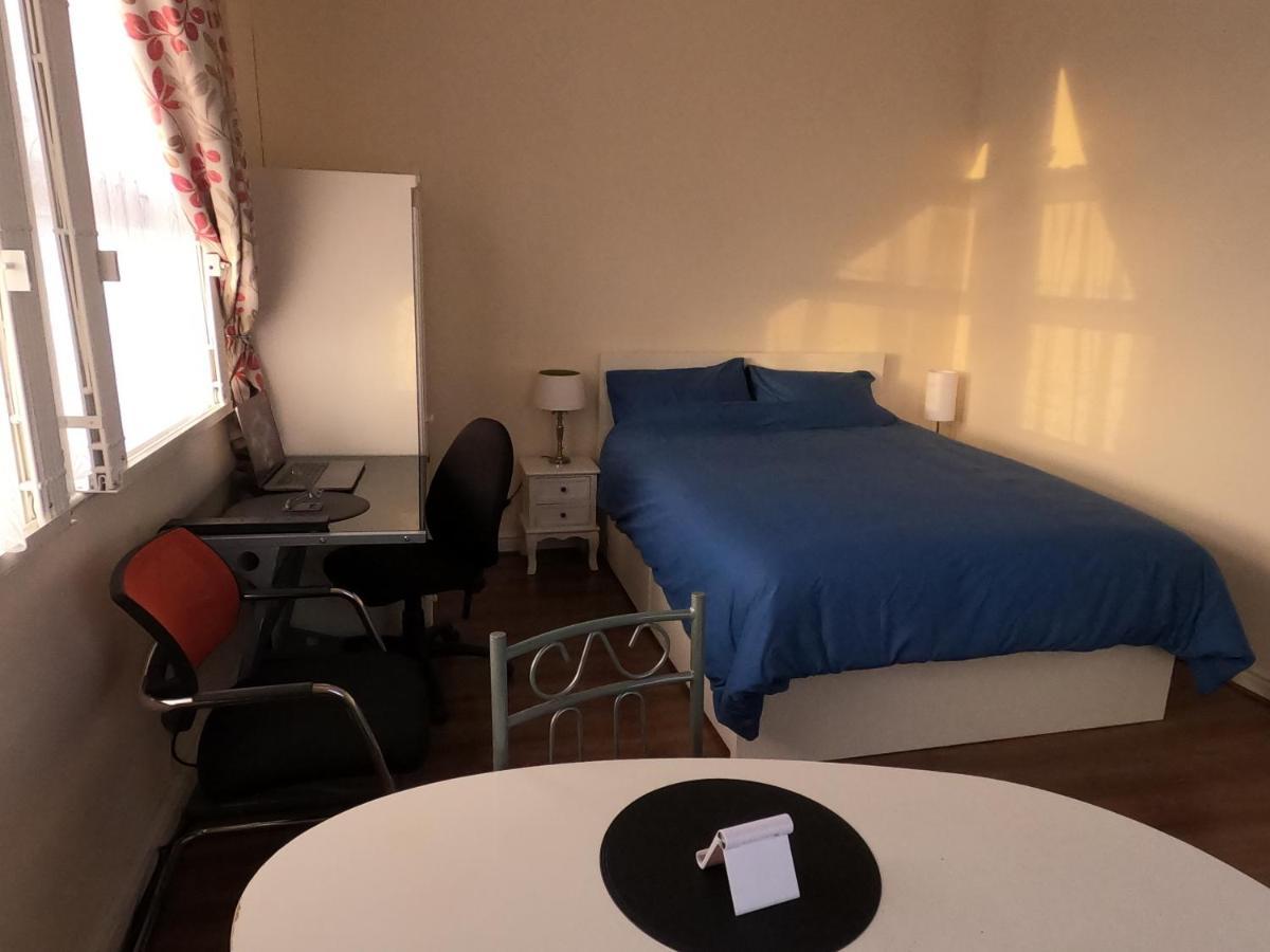 Upton Park - House Apartment Лондон Екстериор снимка