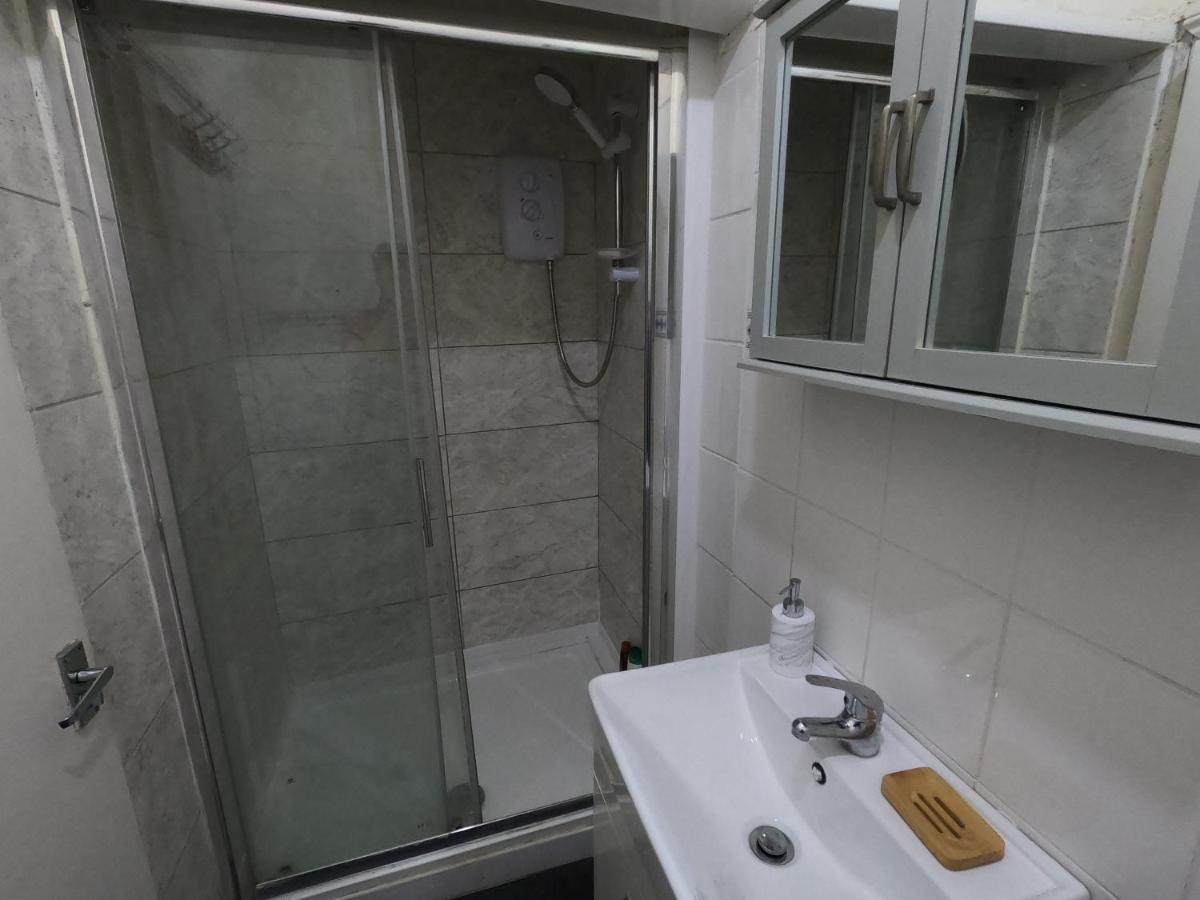Upton Park - House Apartment Лондон Екстериор снимка