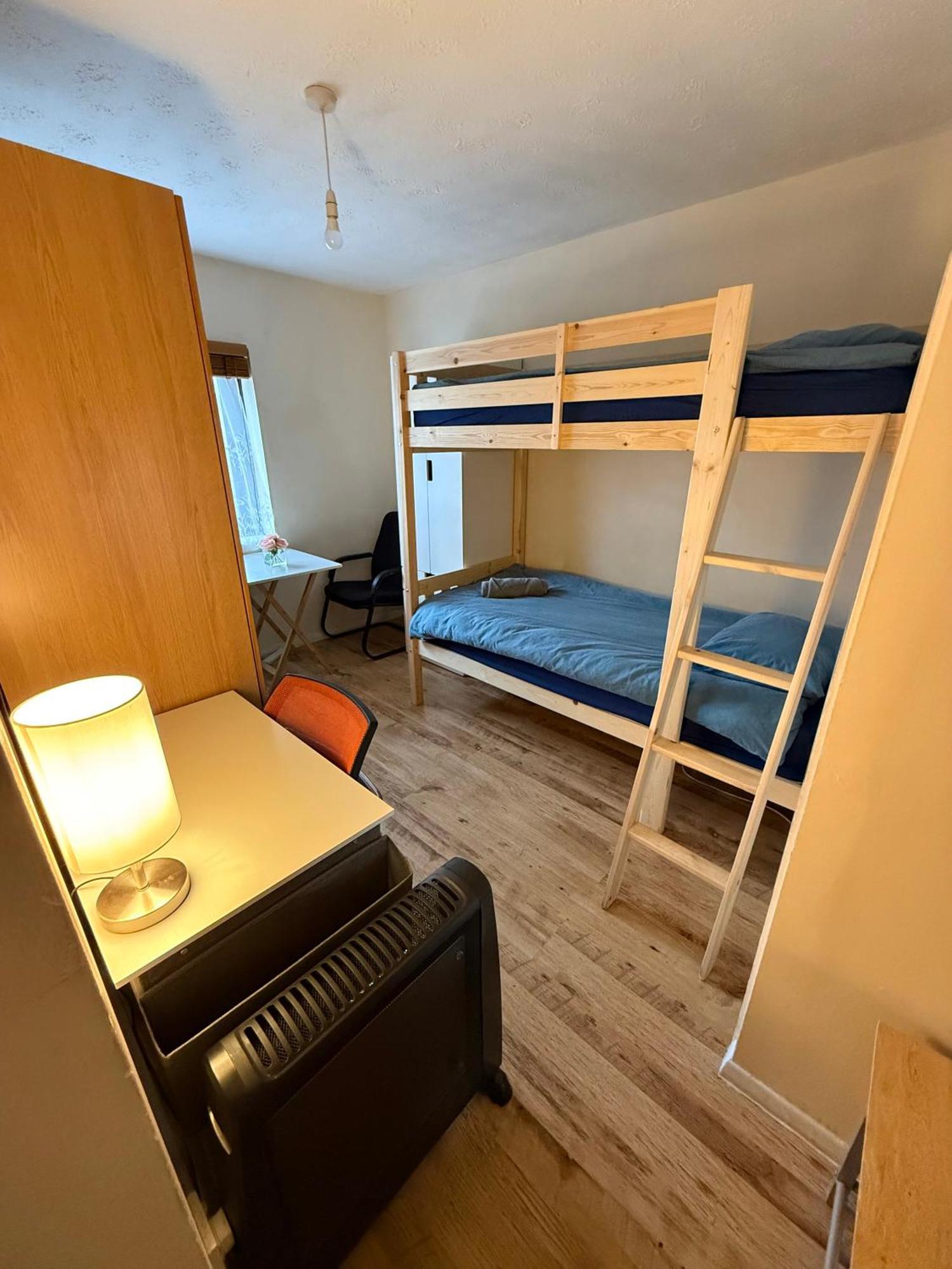 Upton Park - House Apartment Лондон Екстериор снимка